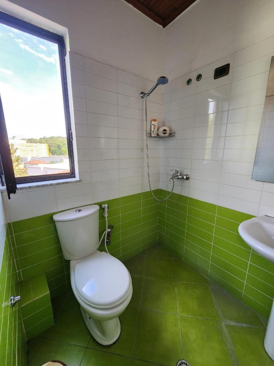 Hotel La Villa Тирана Екстериор снимка